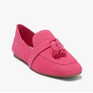 NIB Stuart Weitzman Nysa Tassel Flat in Fuchsia size 7